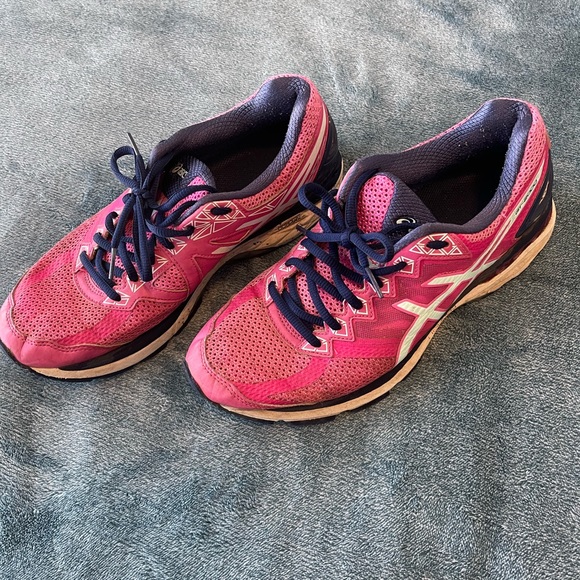 ASICS Women Walking Trail Cushioned Running Sneakers GT 2000 4 - Picture 2 of 5